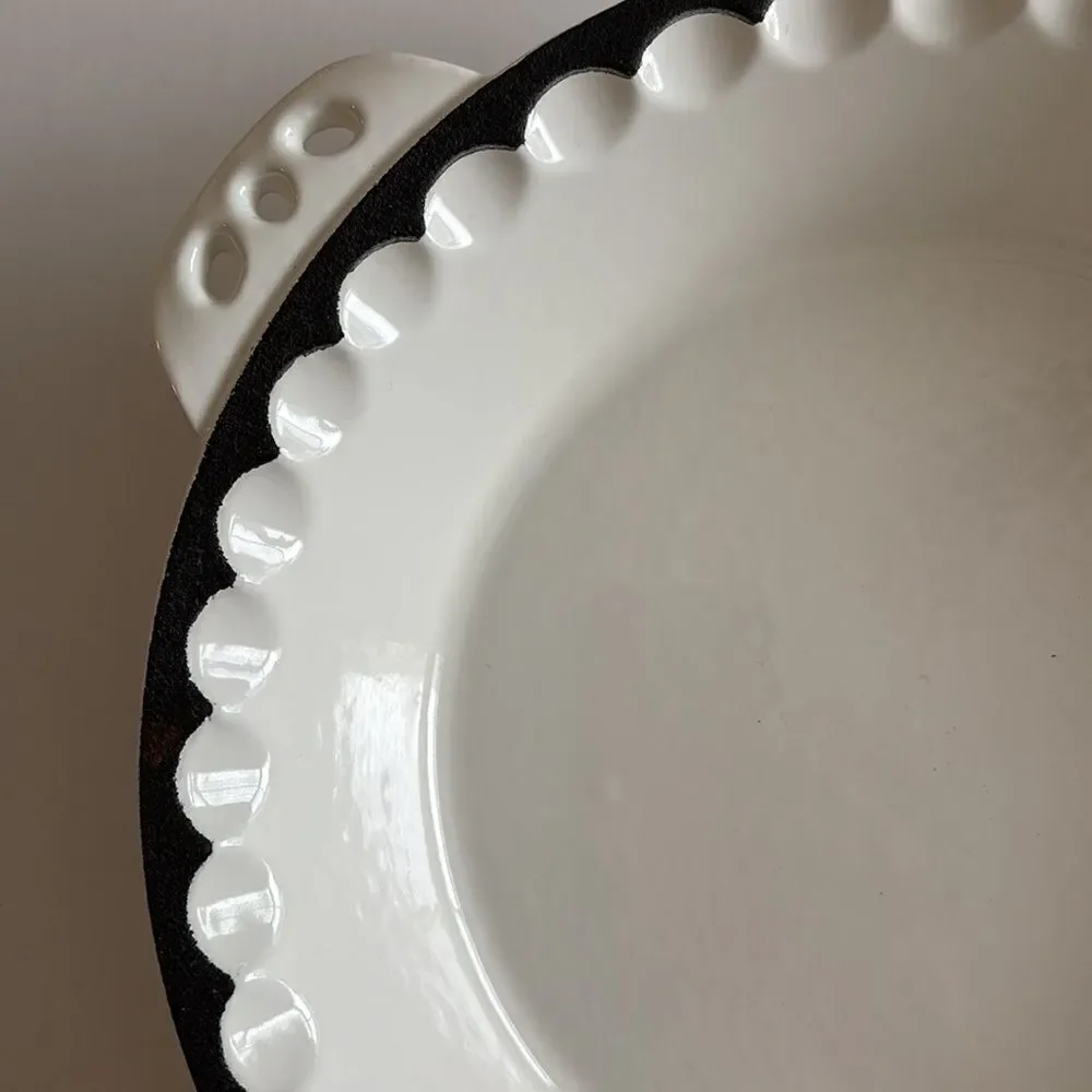 ih White Round Enameled Cast Iron Double Handled Pie Pan 10”